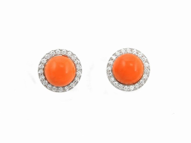Orecchini in Oro Bianco con Diamanti e Corallo Rosso Arancio
