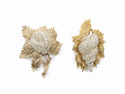 Due Spille in Metallo Dorato e Strass