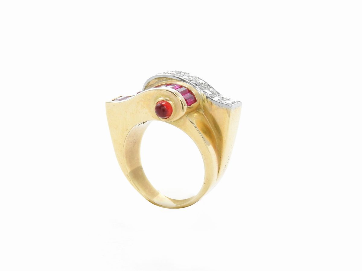 Anello in Oro Giallo con Diamanti e Rubini Sintetici