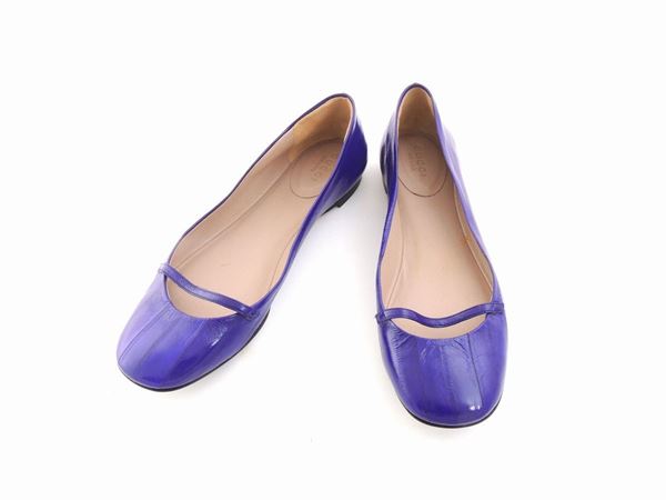 Paio di ballerine in pelle d'anguilla viola, Gucci