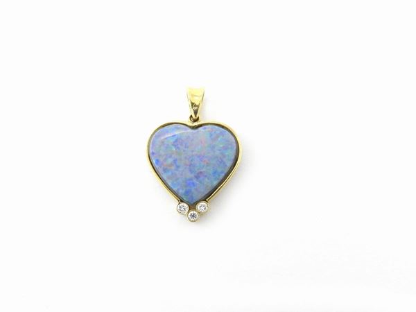 Yellow gold pendant with diamonds and noble opal and onyx doublet  - Auction Antique jewelry and watches - Maison Bibelot - Casa d'Aste Firenze - Milano