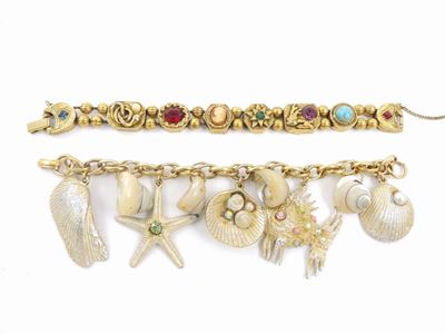 Due Bracciali in Metallo Dorato, Strass e Resina