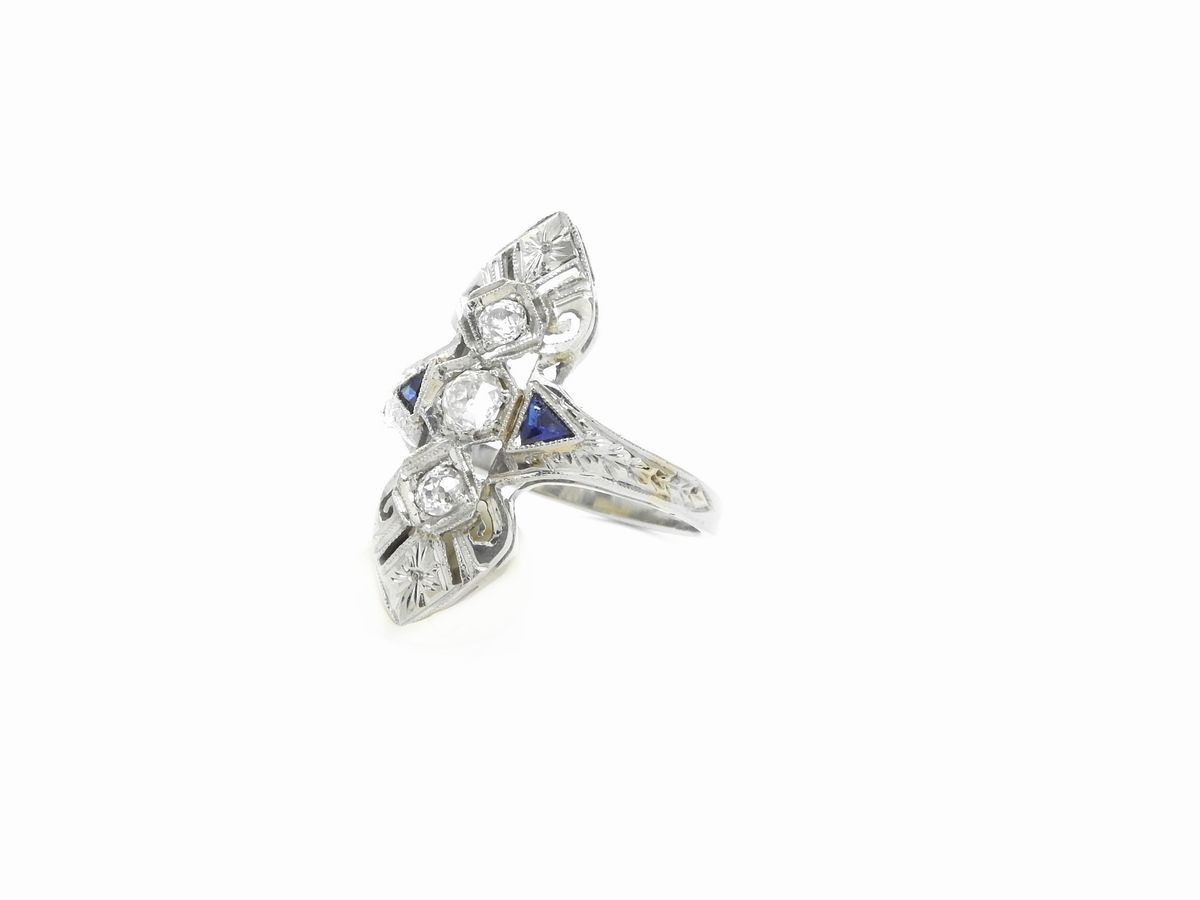 Anello in Oro Bianco con Diamanti e Zaffiri