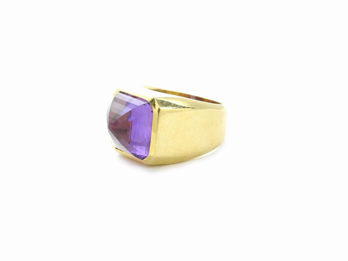 Anello a Fascia in Oro Giallo con Quarzo Ametista