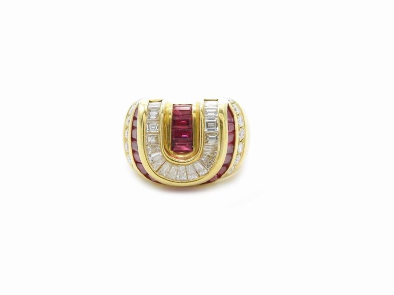 Anello in Oro Giallo con Diamanti e Rubini