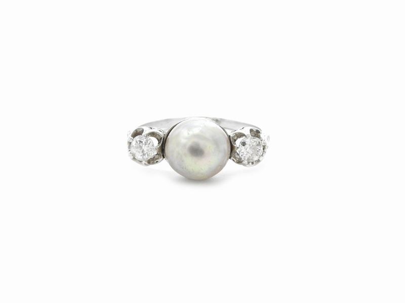 Anello in Oro Bianco con Diamanti e Perla