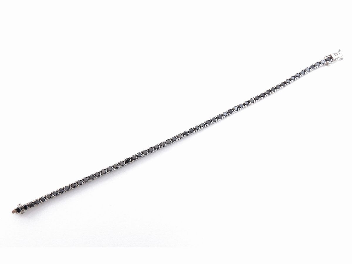 Bracciale Tennis in Oro Bianco con Diamanti Neri