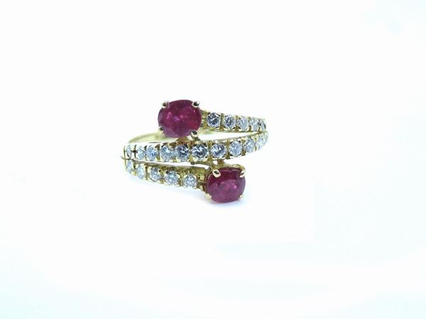 Yellow gold contrariè ring with diamonds and rubies
