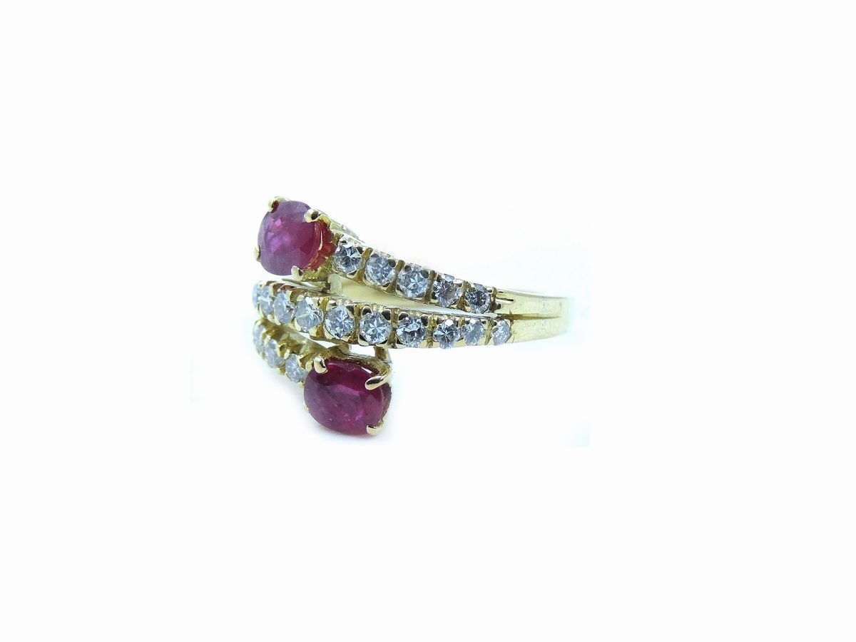 Anello Contrariè in Oro Giallo con Diamanti e Rubini