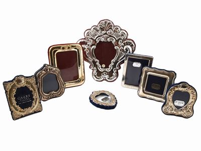 Otto Piccole Cornici Portafoto Rivestite in Argento
