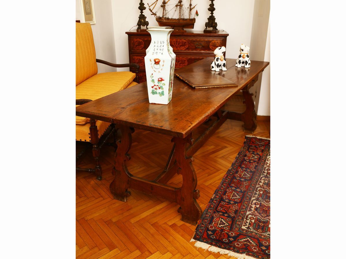 Tavolo a Fratina in Noce