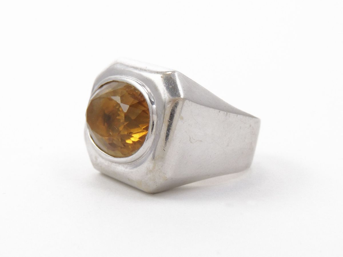Anello a Fascia in Oro Bianco con Quarzo Citrino