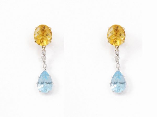 White and yellow gold pendant earrings with citrine quartz diamonds and blue topazes