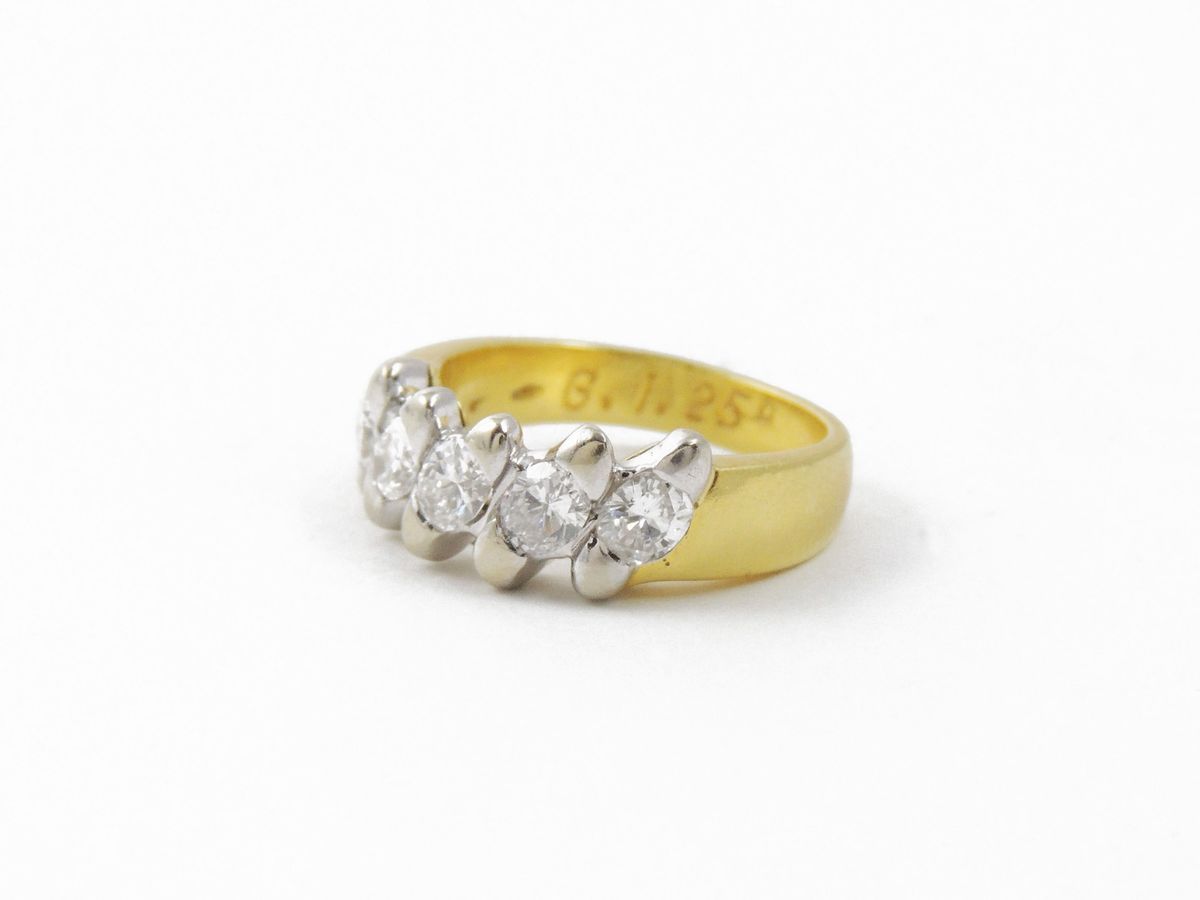 Anello in Oro Bianco e Giallo con Diamanti