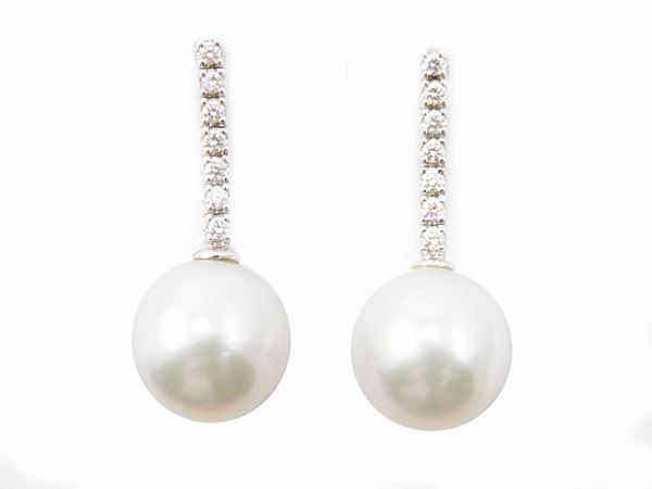 White gold pendant earrings with diamonds and white South Sea cultured pearls