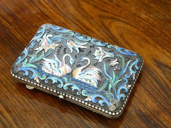 Tabacchiera in argento e smalti cloisonnè