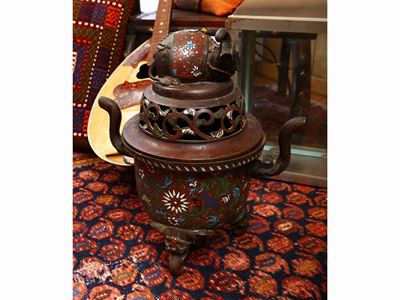 Grande Incensiera in Bronzo e Smalti Cloisonné
