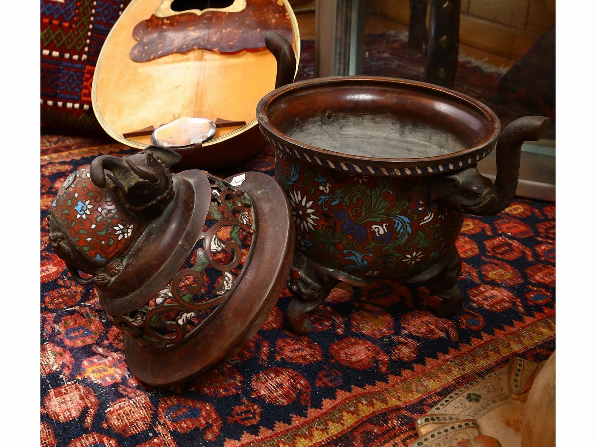 Grande Incensiera in Bronzo e Smalti Cloisonné
