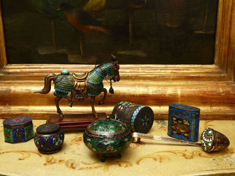 Lotto di Curiosità in Argento e Smalti Cloisonné