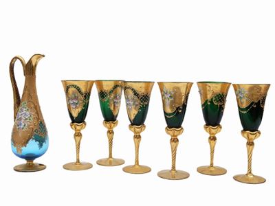 Servizio per Vino Liquoroso in Vetro Verde con Lumeggiature Dorate