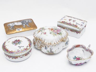 Collezione di Oggetti in Porcellana