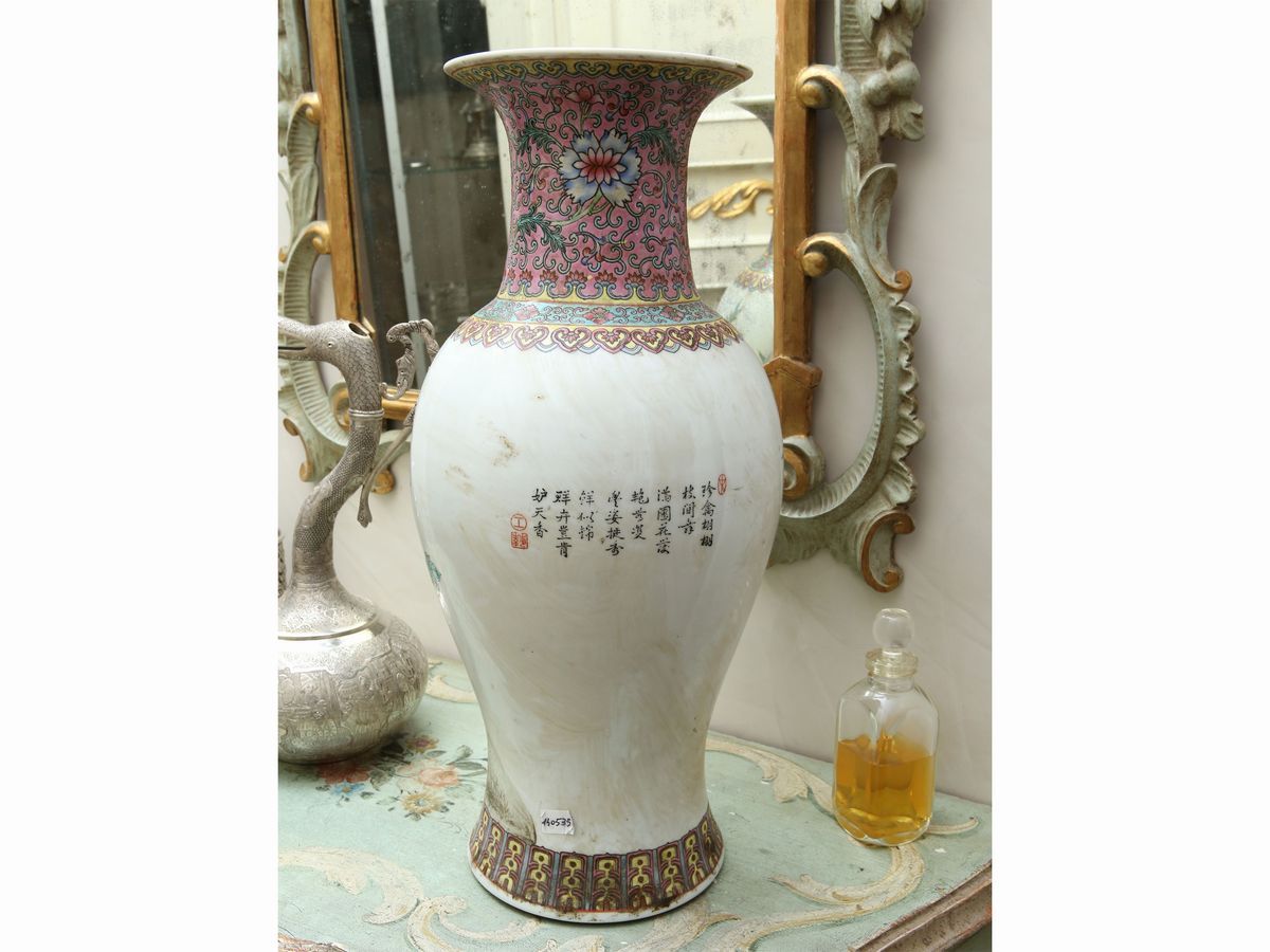 Grande Vaso a Balaustro in Porcellana Orientale