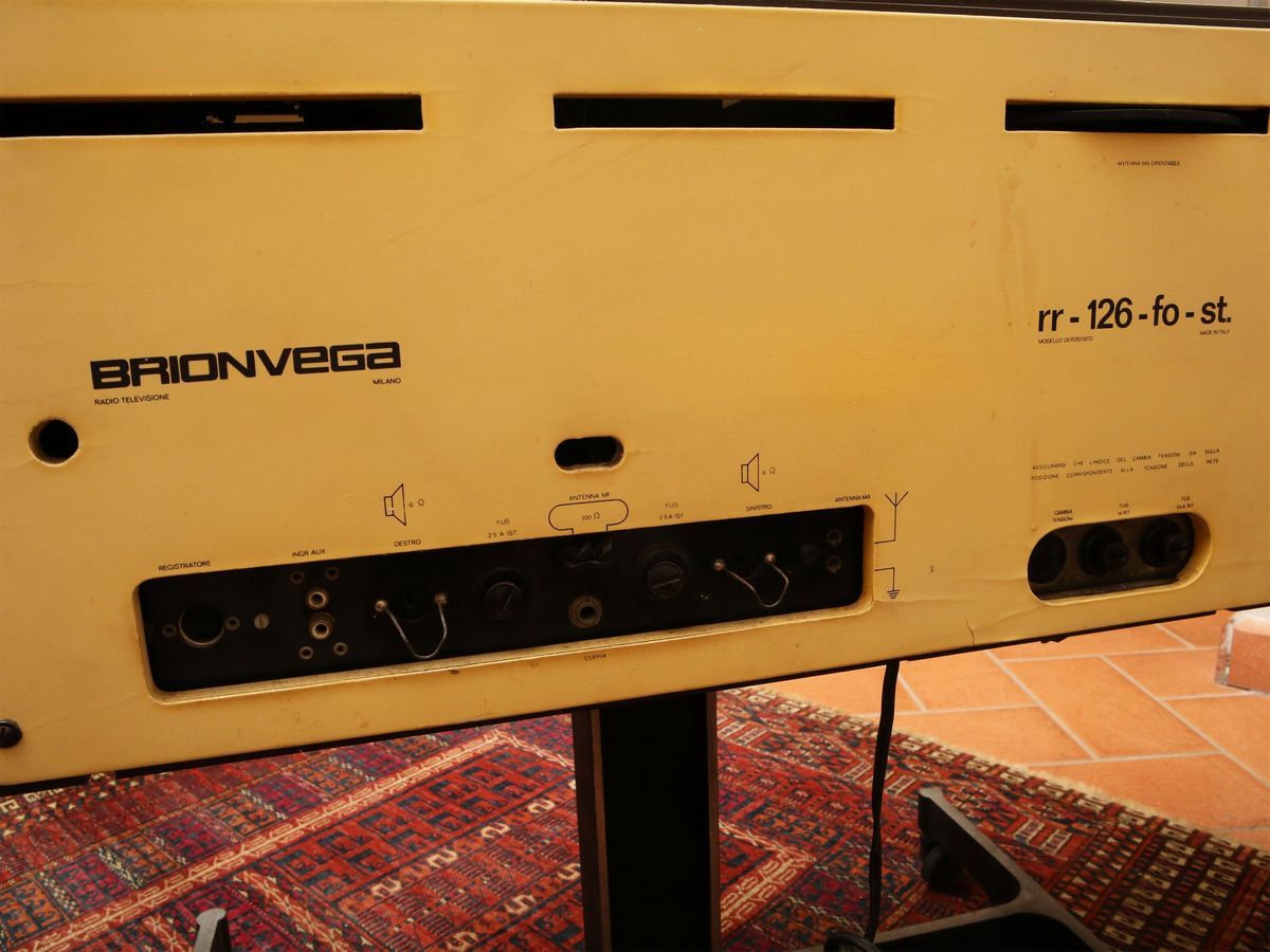 Pier Giacomo e Achille Castiglioni - Radiofonografo 226 Brionvega