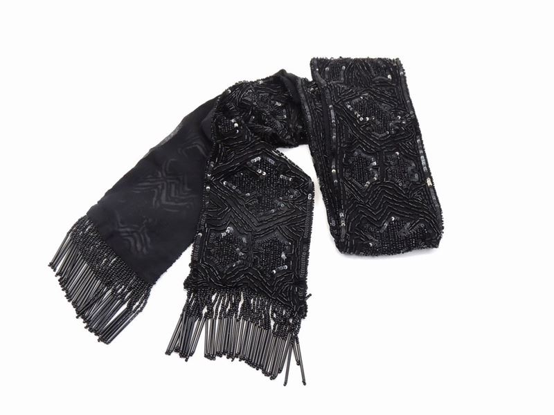 Cintura a Fascia in Organza, Tulle, Paillettes e Jais Neri