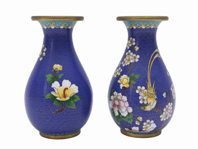 Coppia di Vasetti a Balaustro in Smalto Cloisonné