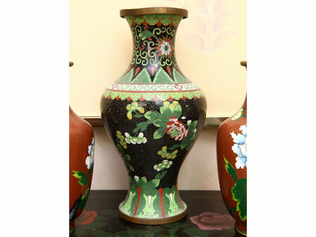 Tre Vasi in Smalto Cloisonné