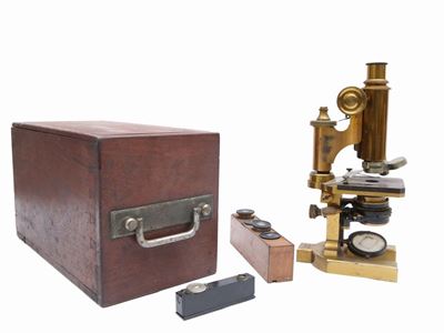 Miscroscopio da Laboratorio