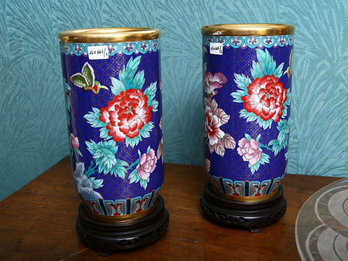 Coppia di Vasi a Cilindro in Smalto Cloisonné