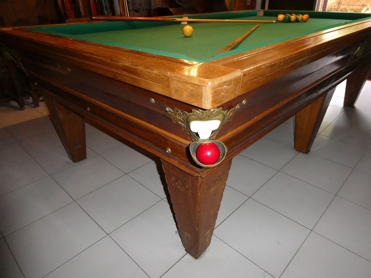 Tavolo da Biliardo in Noce