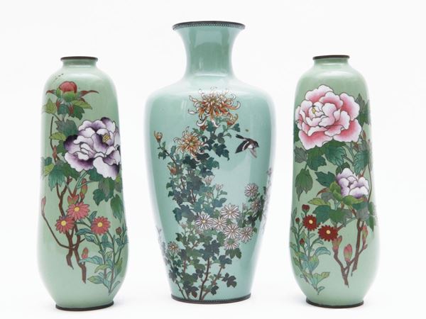 Three jars in cloisonnèe enamel  - Auction The Art of Furnishing - Maison Bibelot - Casa d'Aste Firenze - Milano