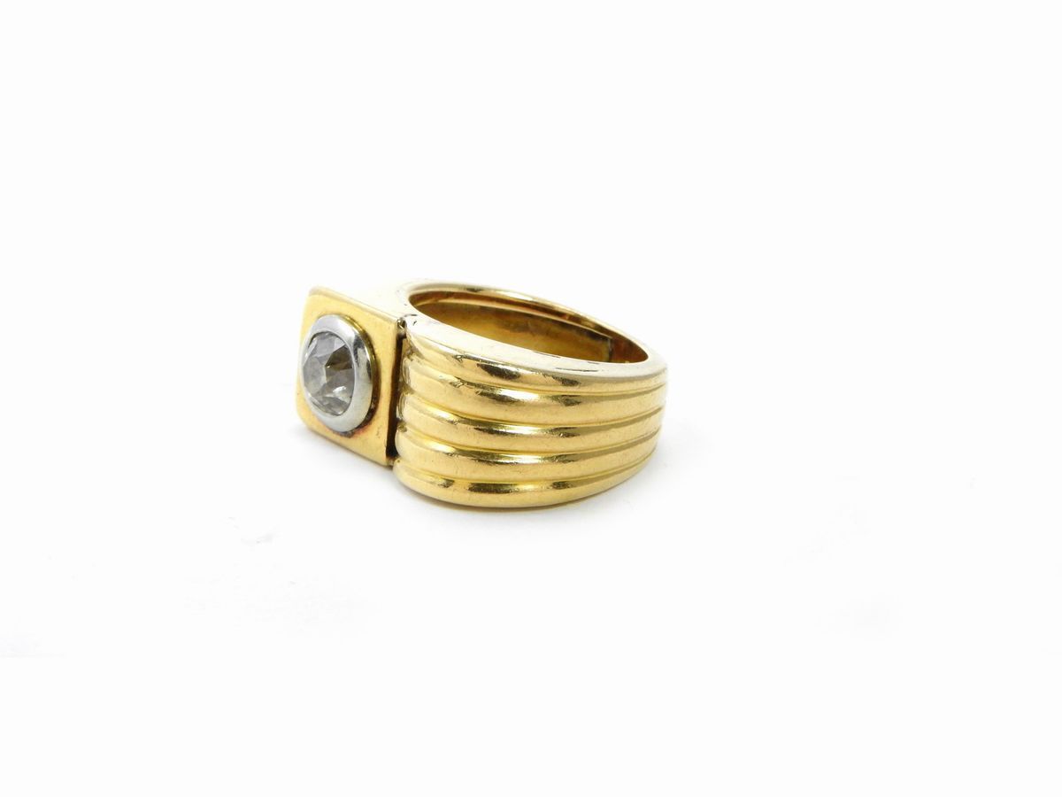 Anello in Oro Bianco e Giallo con Diamante