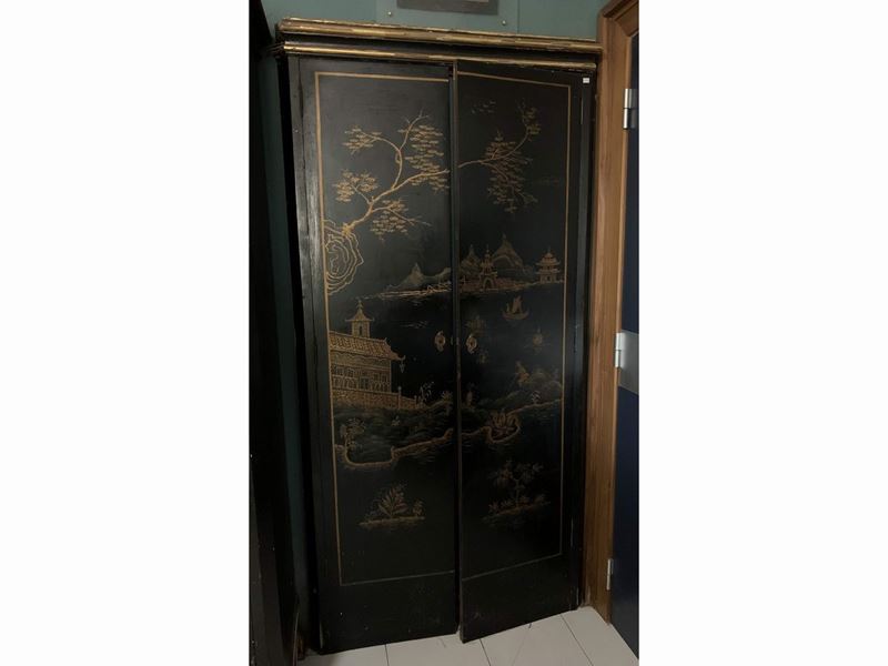 Coppia di Porte a Due Ante in Lacca Nera