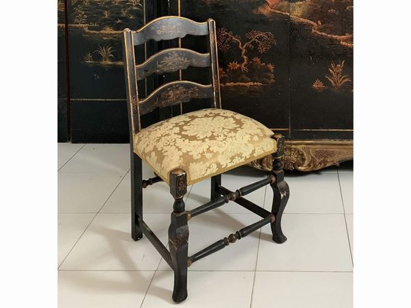 Coppia di sedie in lacca nera  (Cina, prima metà del XX secolo)  - Asta L'Arte di Arredare - Maison Bibelot - Casa d'Aste Firenze - Milano