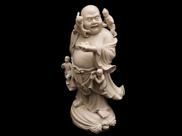 Buddha che ride in porcellana