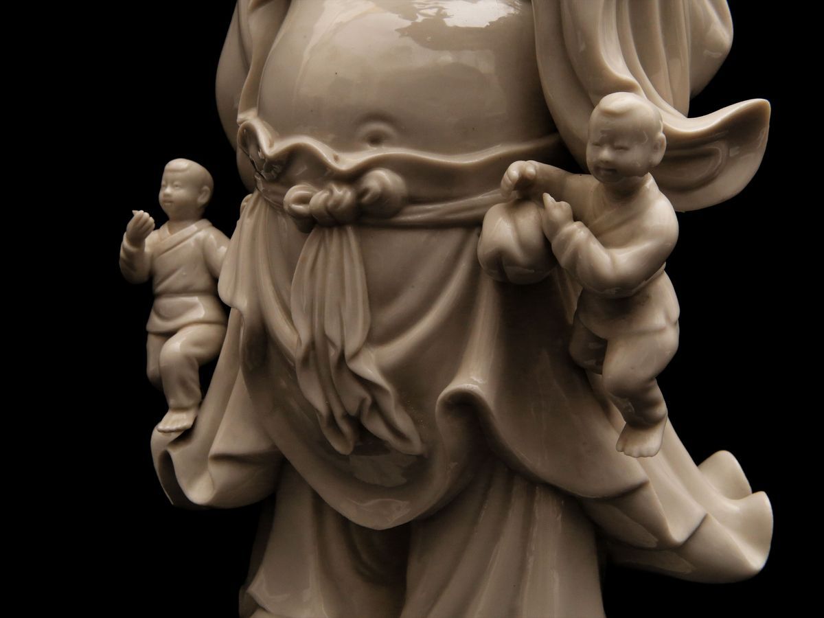 Buddha che Ride in Porcellana