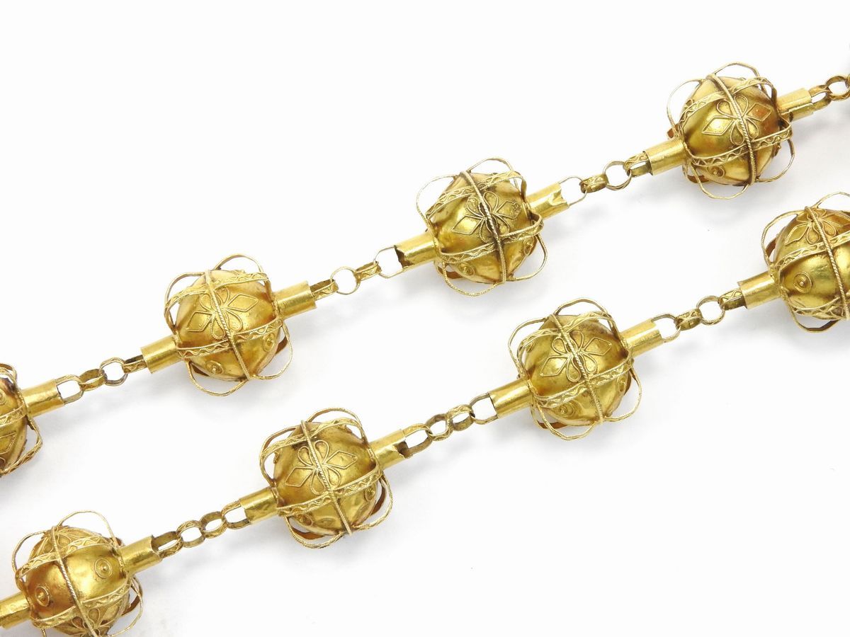 Collana in Oro Giallo a Vario Titolo