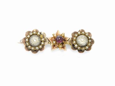 Spilla Borbonica in Oro Rosa e Giallo a Basso Titolo con Granato e Microperle
