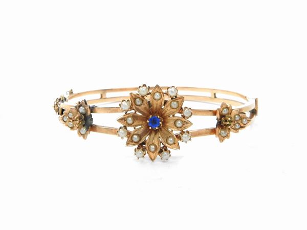 Low alloy pink gold Bourbon bangle with micro-pearls and blue glass