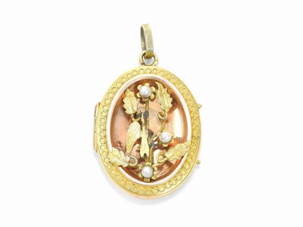 Low alloy pink and yellow gold Bourbon portrait pendant with pearls