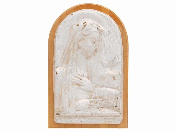 Large arched plaque in white glazed terracotta