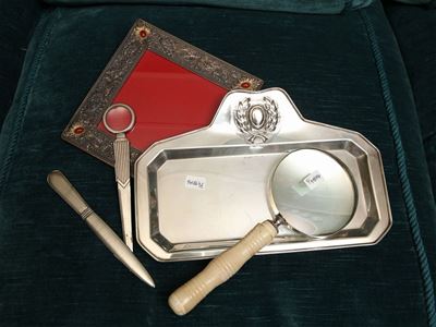 Lotto di Accessori da Scrivania