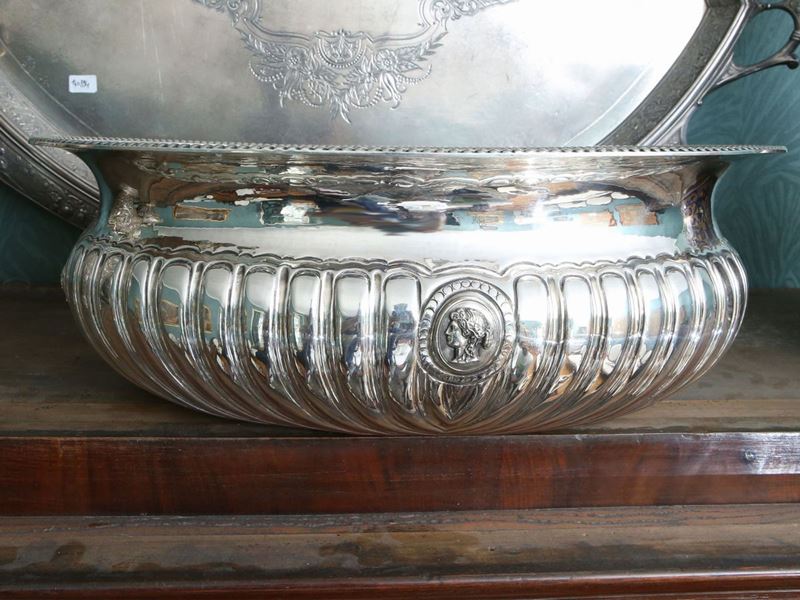 Grande Bacile Centrotavola o Rinfrescatoio in Argento