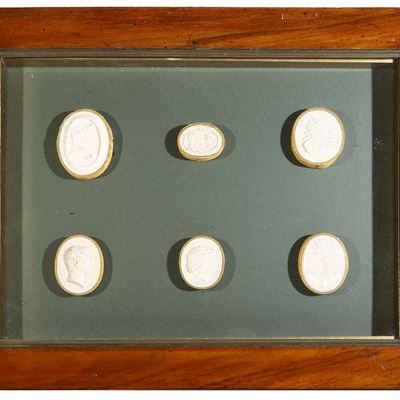 Collezione di Sei Cammei in Gesso