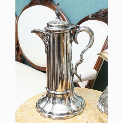 Grande Caraffa in Metallo Argentato