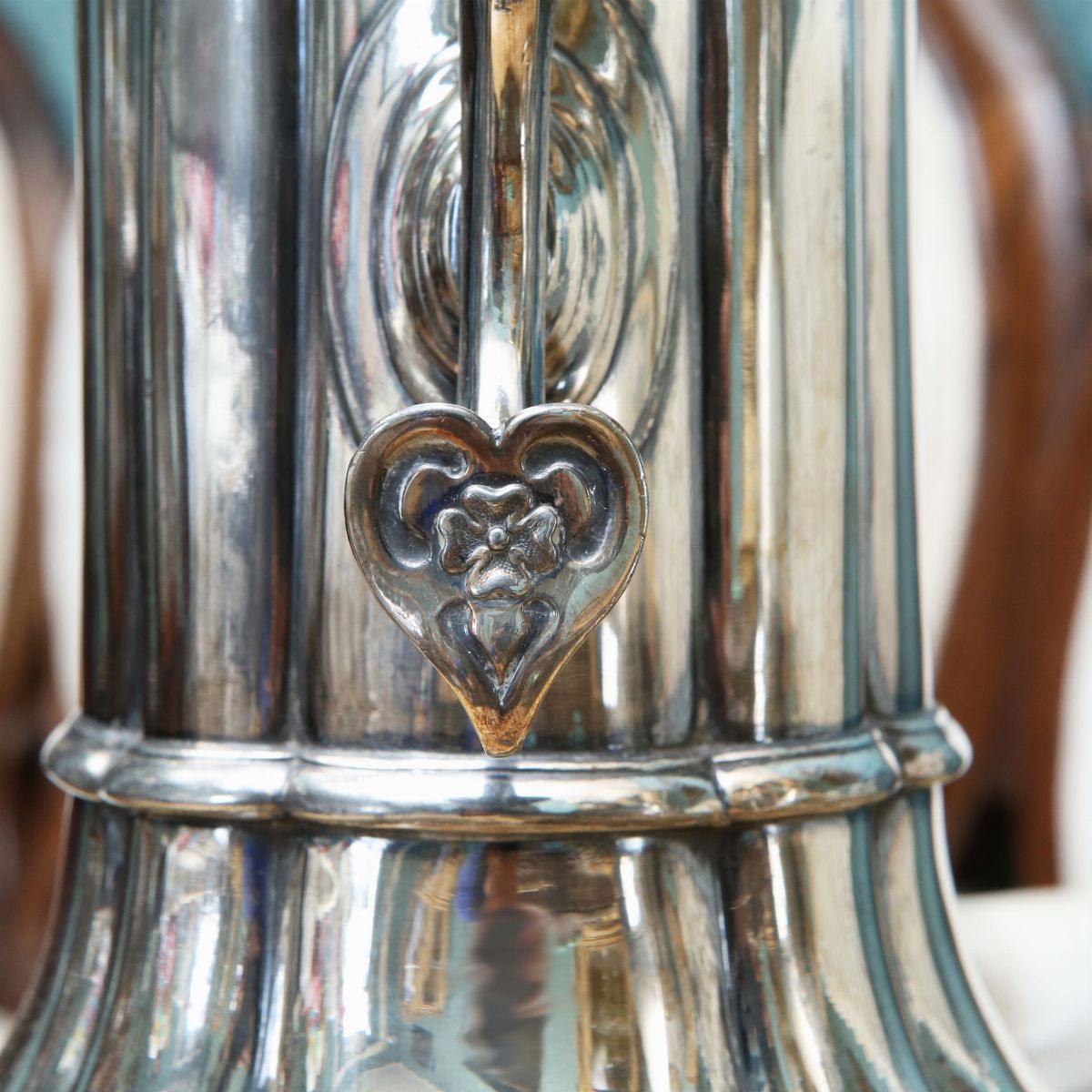 Grande Caraffa in Metallo Argentato