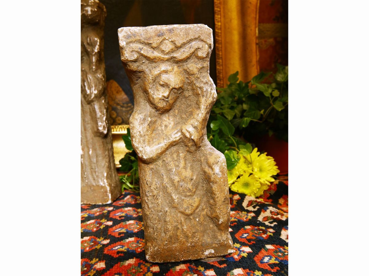 Tre Frammenti in Pietra Raffiguranti Figure Allegoriche